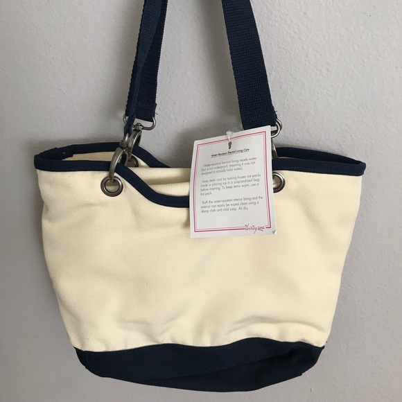 thirty-one Handbags - Canvas Crew Thermal Tote by Thirtyone BRAND NEW!! thirty-one Handbags - Canvas Crew Thermal Tote by Thirtyone BRAND NEW!!